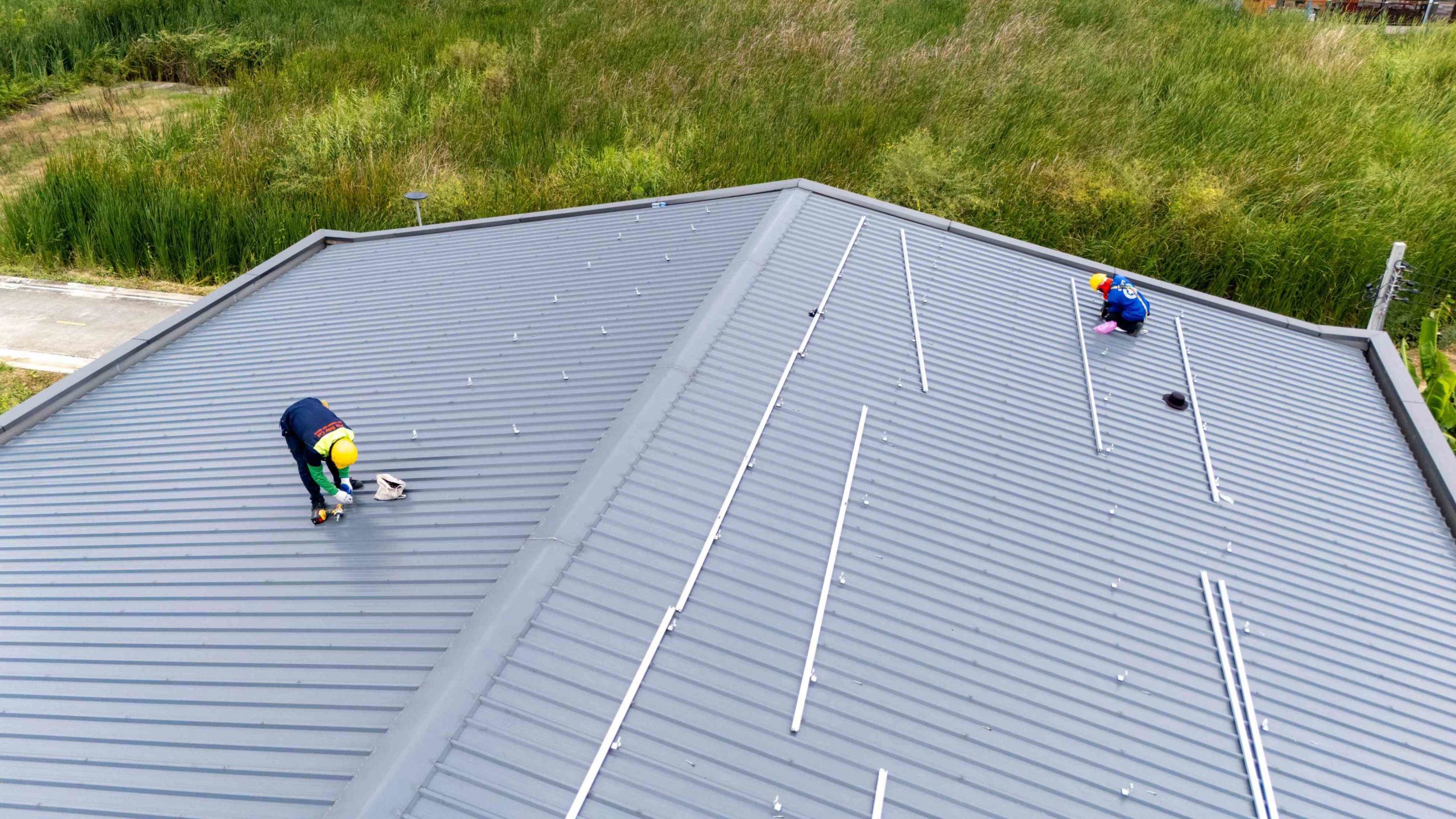 metal roofing contractors